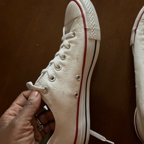 White converse - Picture 3 of 10